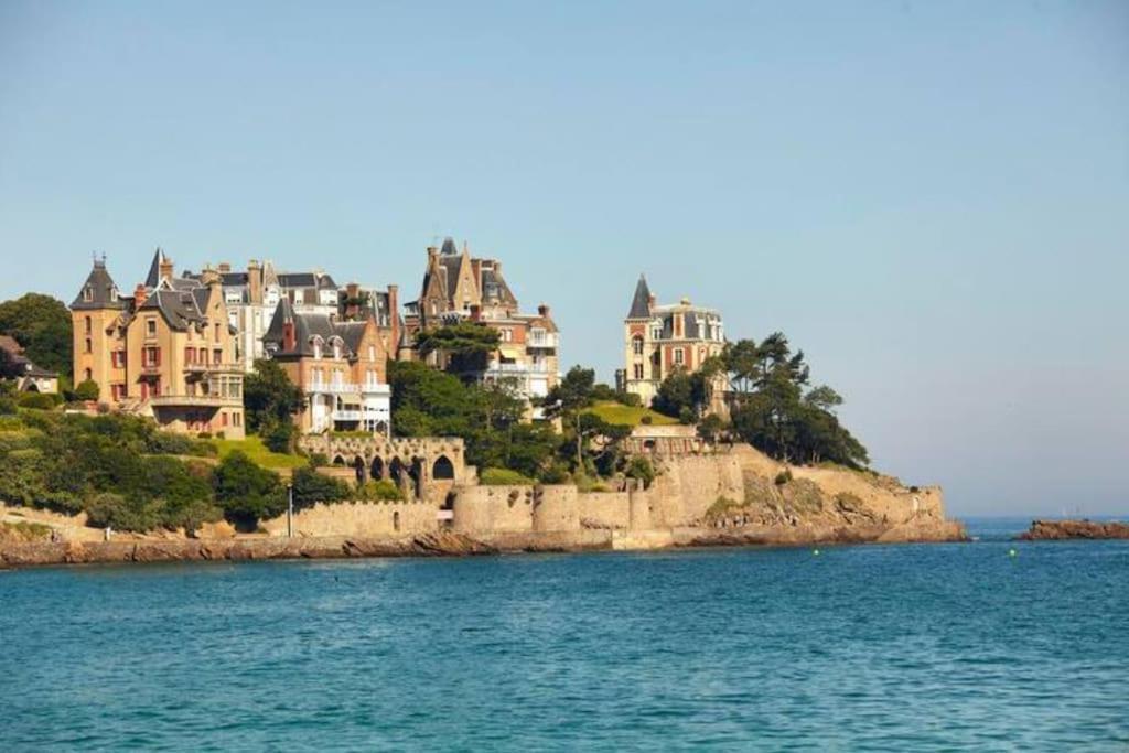 Jerzual Apartment Dinan Bagian luar foto